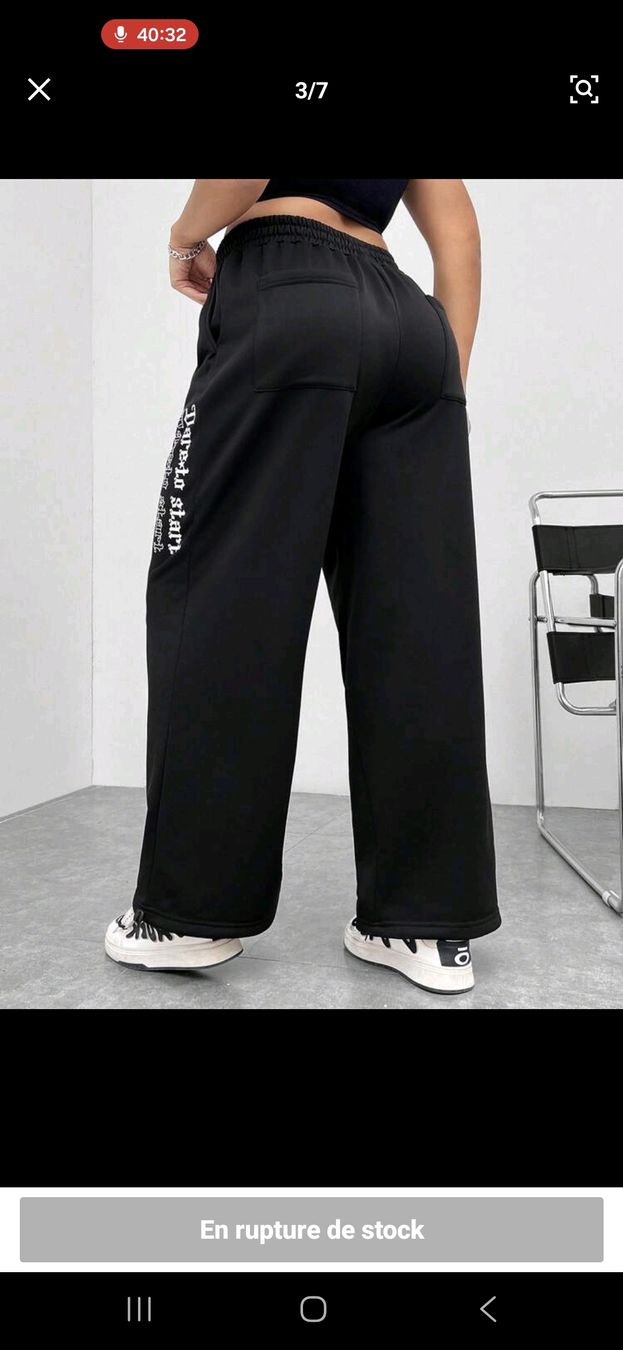 Pantaloni: Jogging noir ample avec inscriptions, taille 48 – Usato da Lausanne venduto da Cassandra11 2