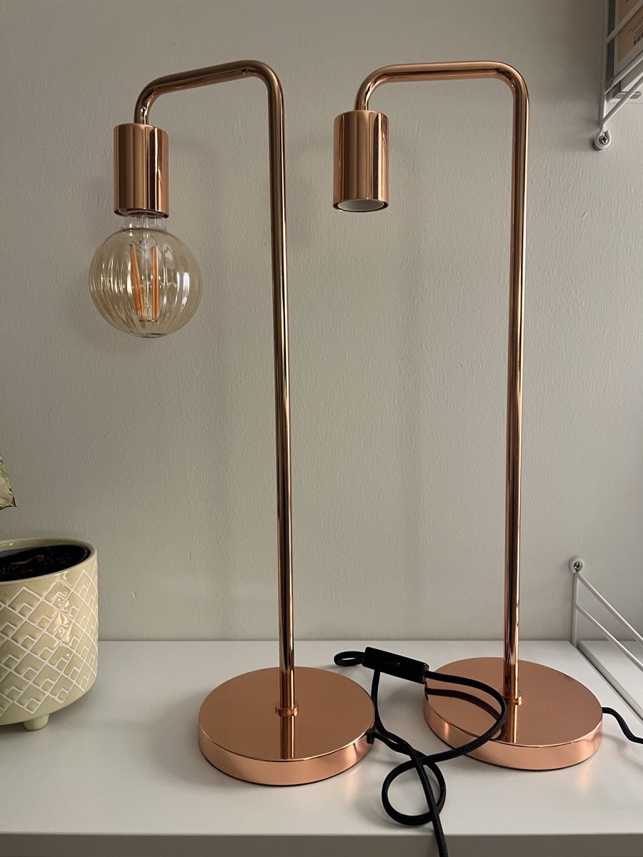 Lampade: Roségoldene Tischleuchte, 2 Stück – Usato da Herrliberg venduto da lululemon 1