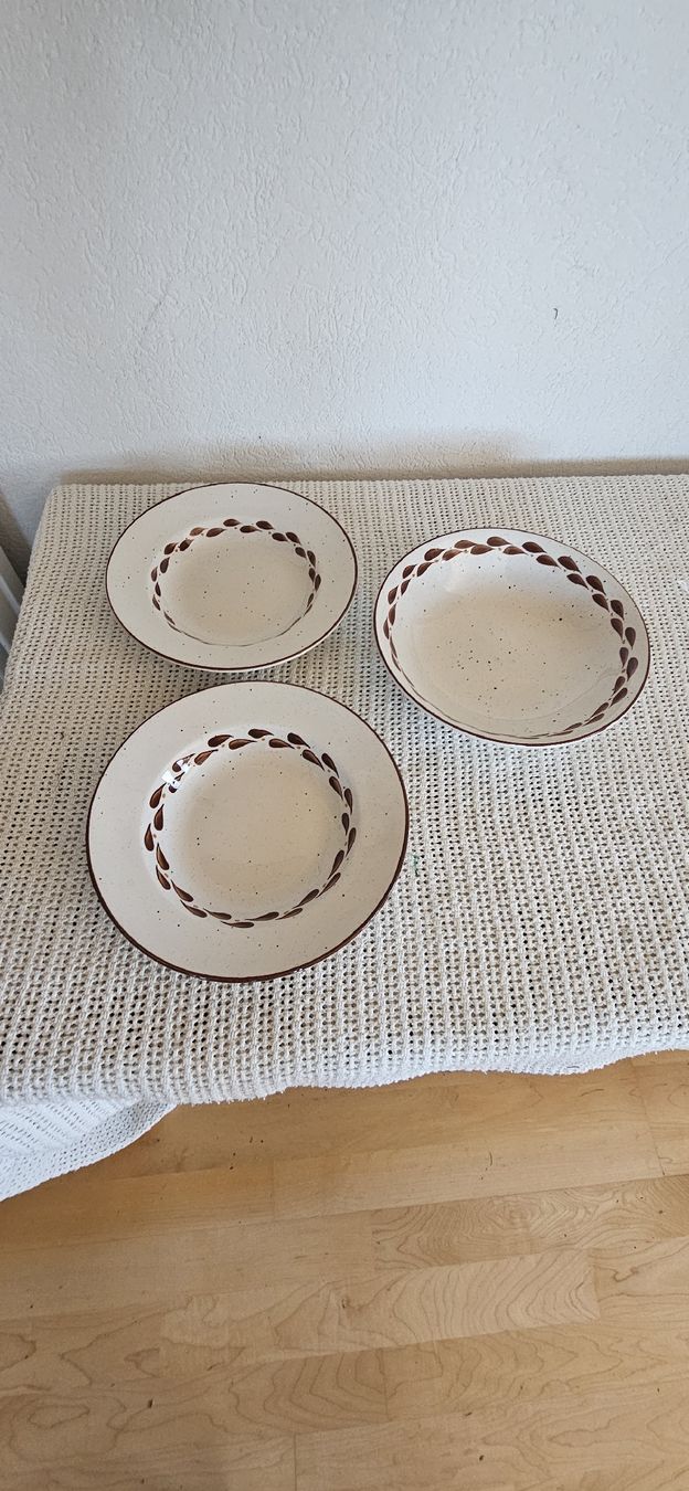 Services de table: Teller, Schüssel 3-teilig "Bracken", handbemalt – D'occasion à Belp par Ginus85