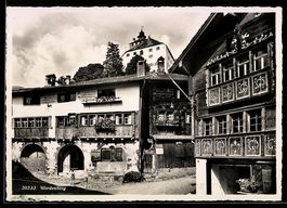 AK Werdenberg, Ortsansicht mit Schloss und bemalten Holzfass