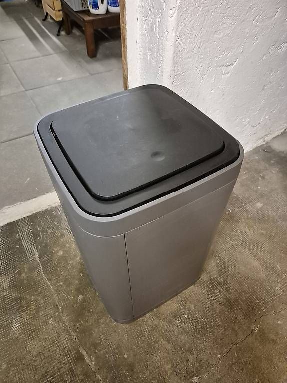 Cestini per rifiuti: Mülleimer trash can 60x40x40cm – Usato da Basel venduto da jul_hr8h