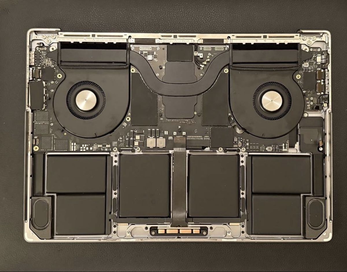 Apple Notebooks: Apple Macbook Pro A2485 Ersatzteile – Defekt aus Allschwil von ant_wbx5