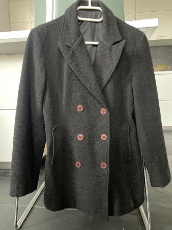 Schwarzer Vintagemantel, Grösse M, 80 % Wolle, top !