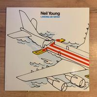 NEIL YOUNG - LANDING ON WATER...OG EU 1986...EX/EX