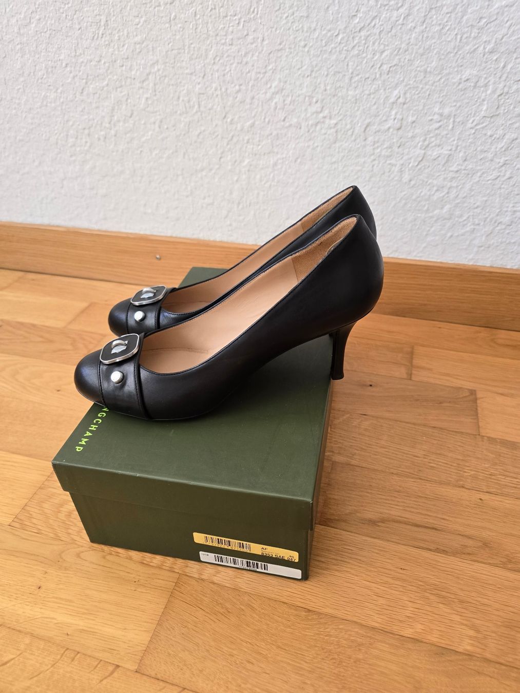 Longchamp Damenschuhe: NEU Longchamp Pumps Schwarz Leder Gr. 40 - original – Neu und originalverpackt aus Bern von Eshco 2