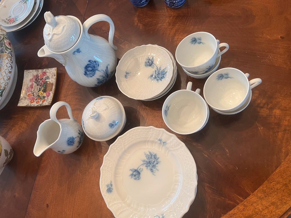 Kaffeegeschirr Porzellan 18-teilig MÄSER Kaffeegeschirr Serie Felise – 18-teilig, Porzellan, Weiß Mit Goldenem Rand – Für 6 Personen: 6 Tassen (225 Ml), 6 Untertassen, 6 Dessertteller – Spülmaschinen- & Mikrowellengeeignet