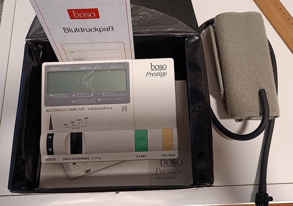 Medizinische Geräte: Blutdruckmessherät – Gebraucht aus Roggwil TG von sunbug