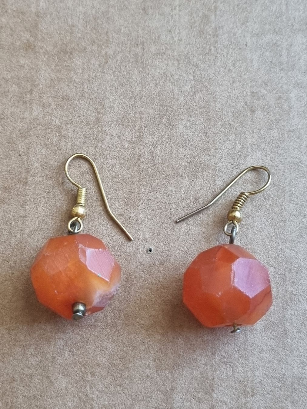 Ohrringe & -stecker: Süsse Ohrringe orange-rot, Top  – Gebraucht aus Schaffhausen von Leveron13