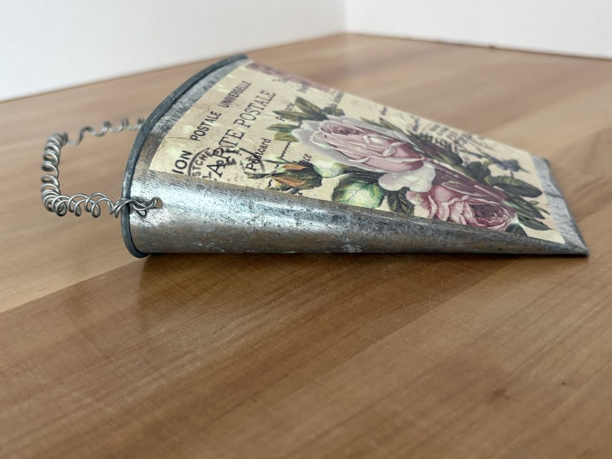 Behälter & Ähnliches: Blech Behälter mit Rosen Motiv – Gebraucht aus Rümlang von SchumBru10 2