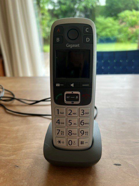 Gigaset Telefoni: Drahtlos Telefon – Usato da Baden venduto da Chuckmangione