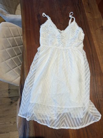 Schönes Kleid Weiss Grösse XS neuwertig🤍