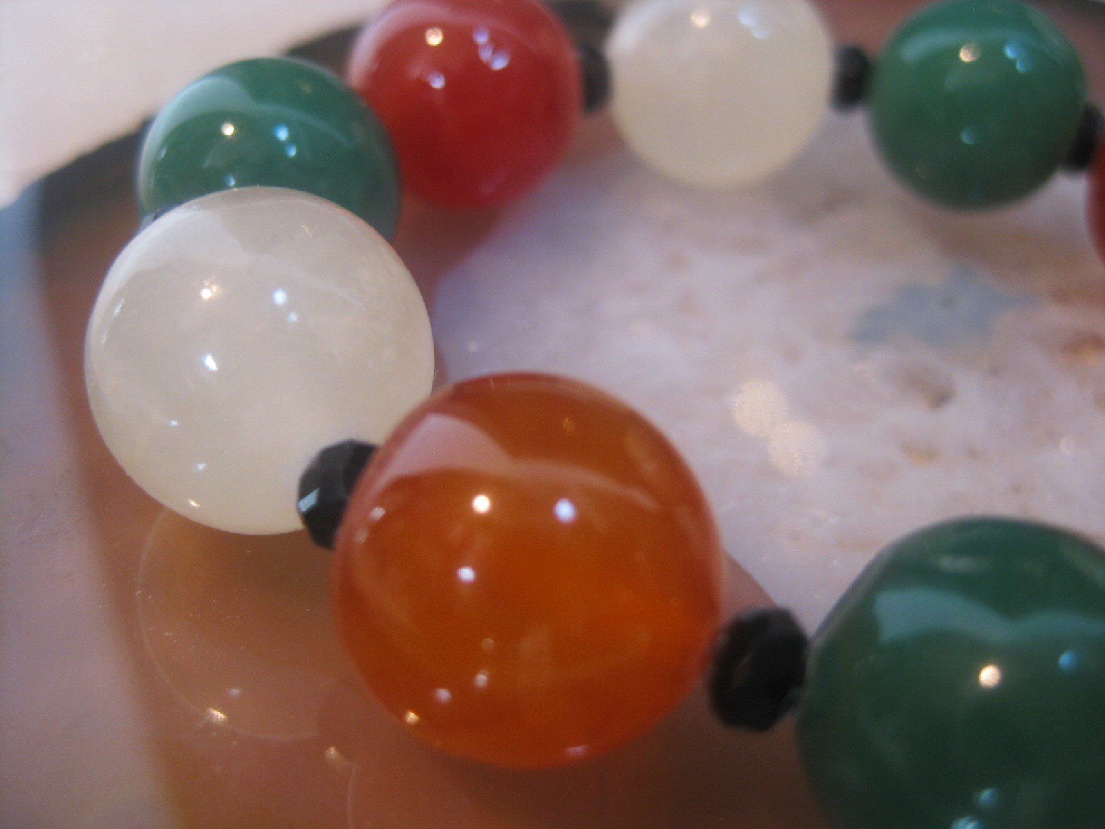 Catenine: ECHTE KARNEOL/JADE/CHALCEDONST. KETTE ca. 51 cm.L.109 g. – Nuovo (secondo la descrizione) da Weiningen ZH venduto da actera 3