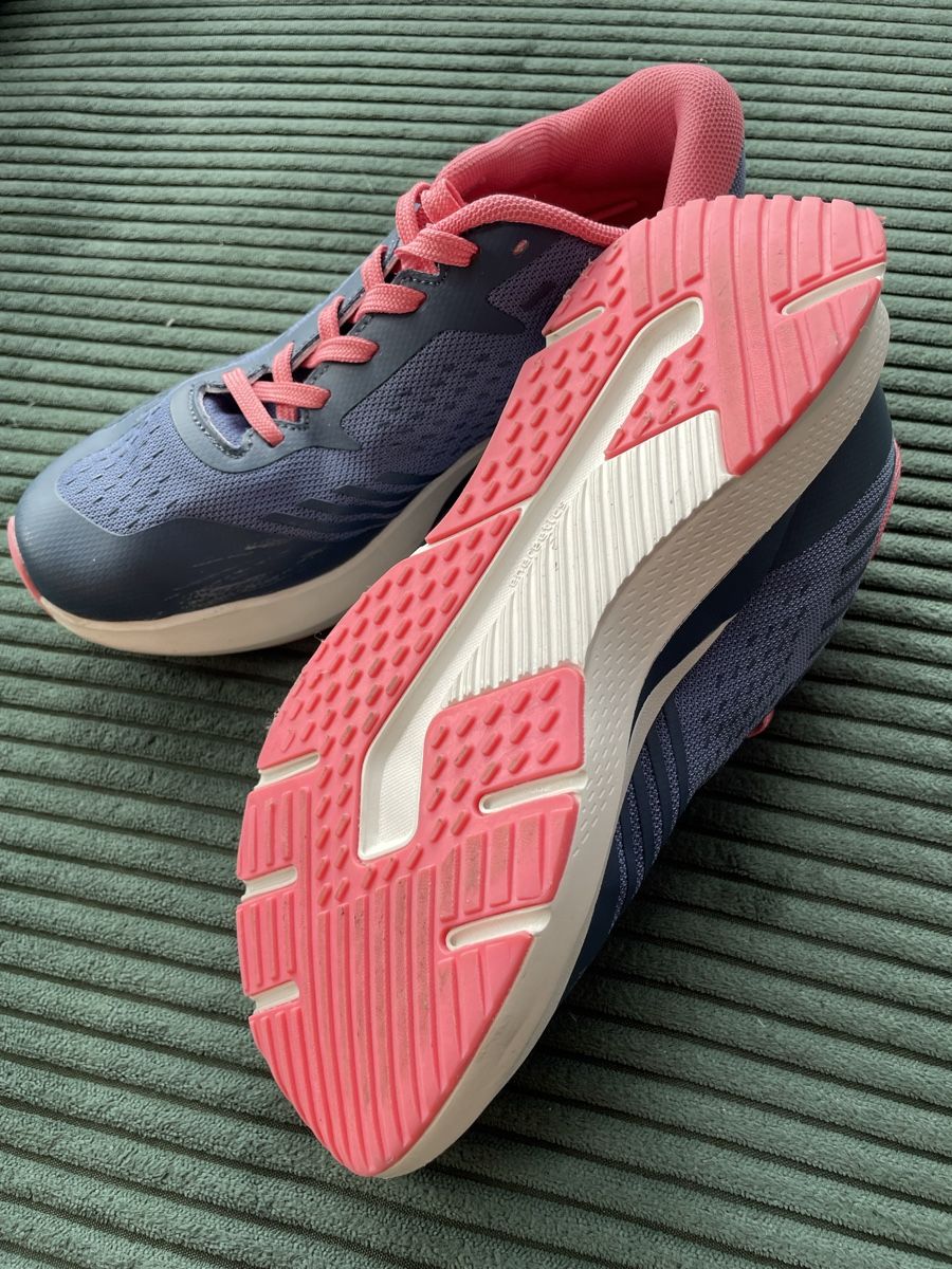 Schuhe für Mädchen: Hallenturnschuh Gr. 36 – Gebraucht aus Recherswil von jafa74 1