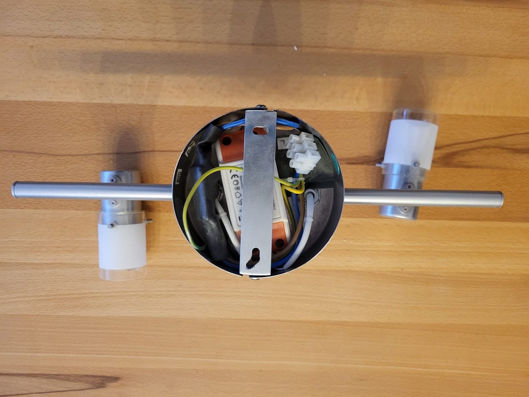 Lustres & lampes de plafonds: Plafonnier à double ampoule LED – D'occasion à Nyon par Emmanuelle1260 5