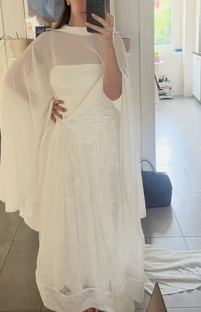 Autres vêtements femmes: Bridal cape – Neuf avec emballage d'origine à Fribourg par JujuZ 3
