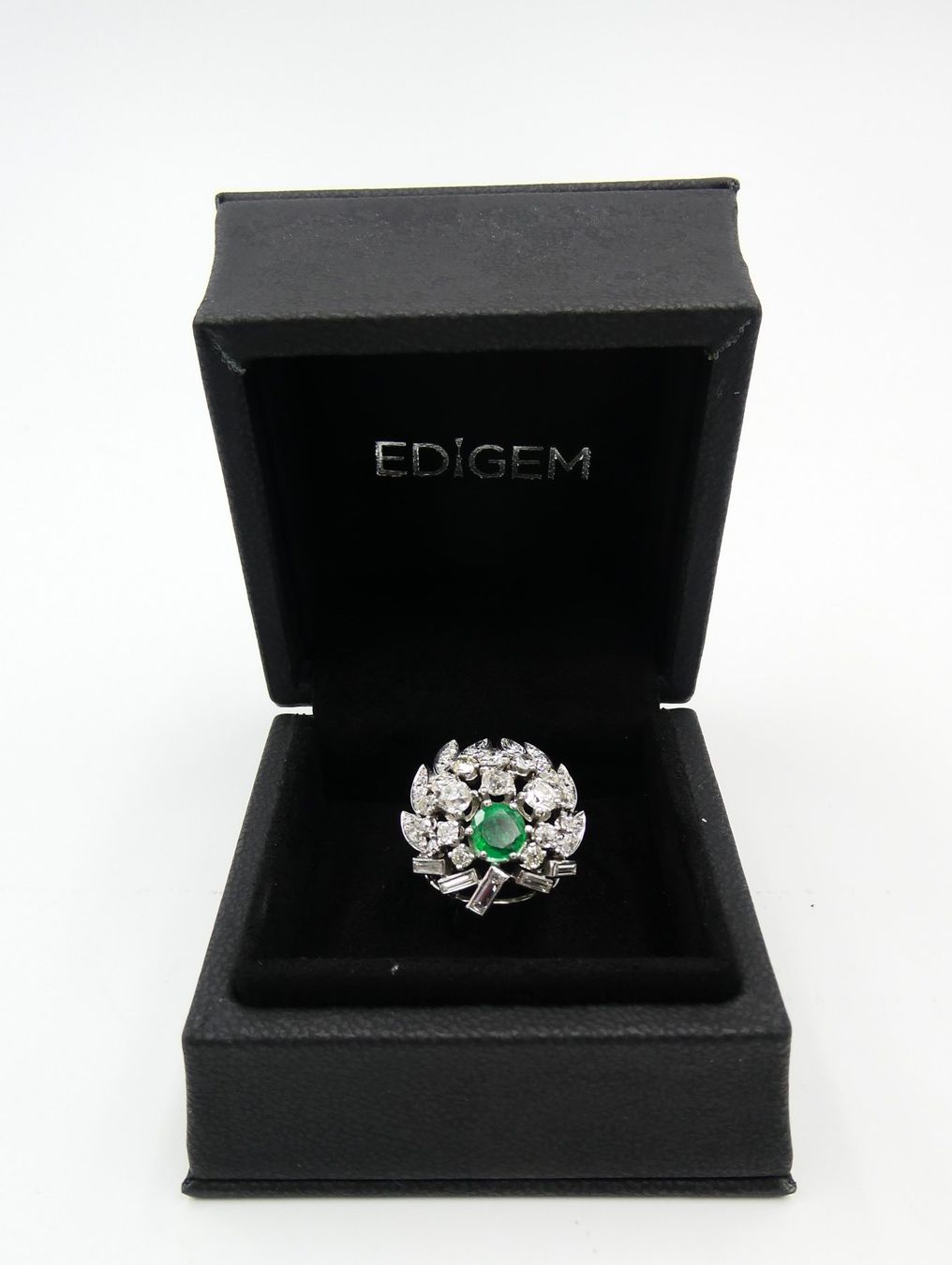 Ringe: SMARAGDRING MIT DIAMANTEN IN 950 PLATIN – Gebraucht aus Luzern von EdiGem 8