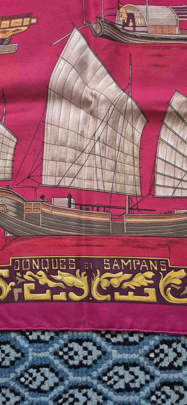 Hermès Foulard & Sciarpe: Foulard Hermès – Usato da st Gingolph venduto da Fast-fashion 2