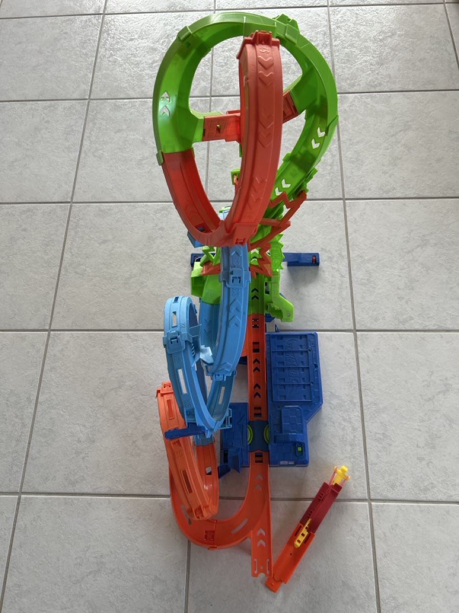 Hot Wheels Spielzeuge: Hot Wheels 4 Loopings – Gebraucht aus Lostorf von Venice16 1
