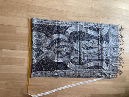 Schöner, warmer Winterschal mit tollem Muster, Grau/Schwarz