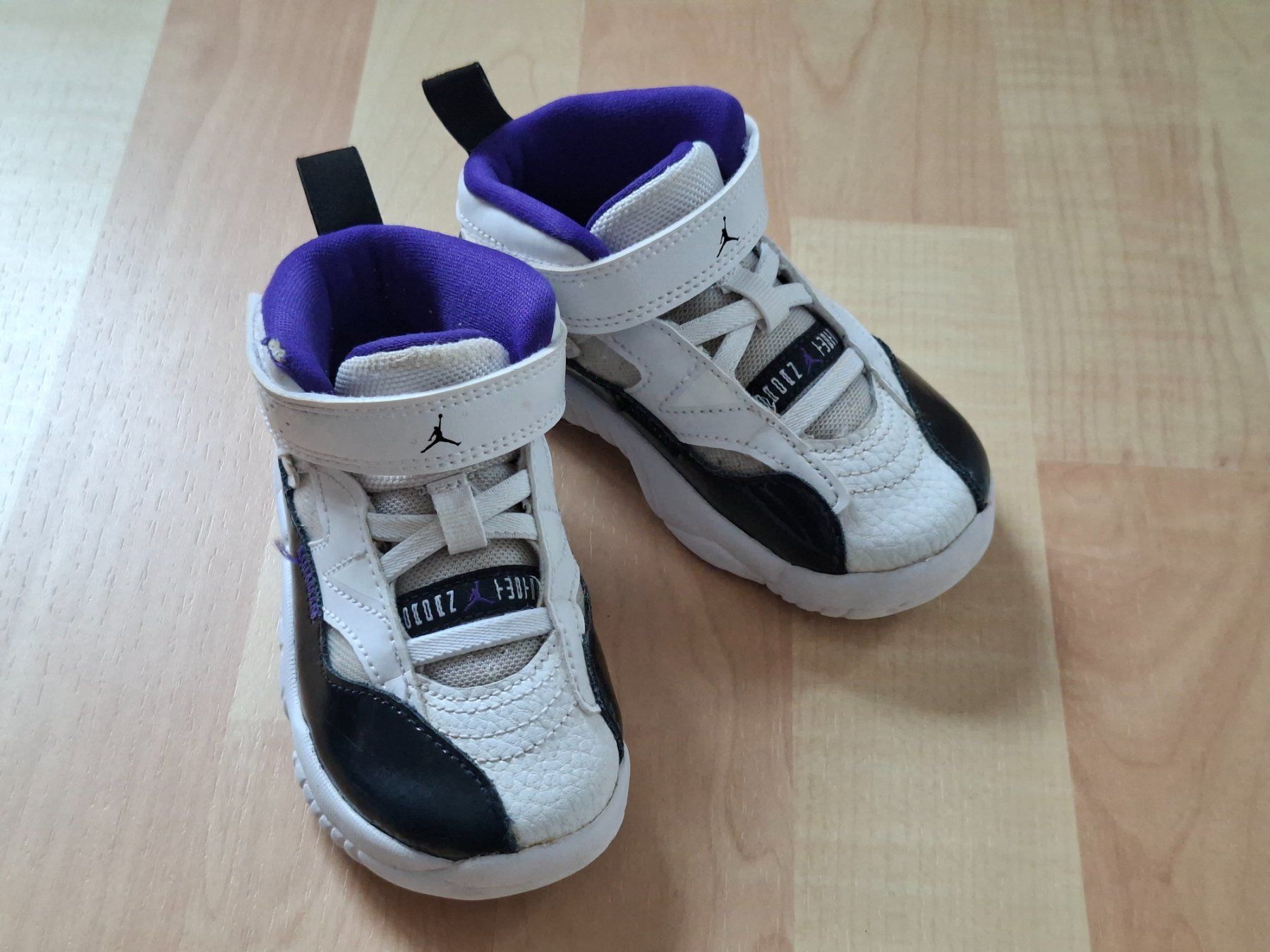 Jordan Scarpe per ragazzi: Jordan Kinder - Sneaker Gr. 23.5 – Usato da Niederlenz venduto da ion_gv7d