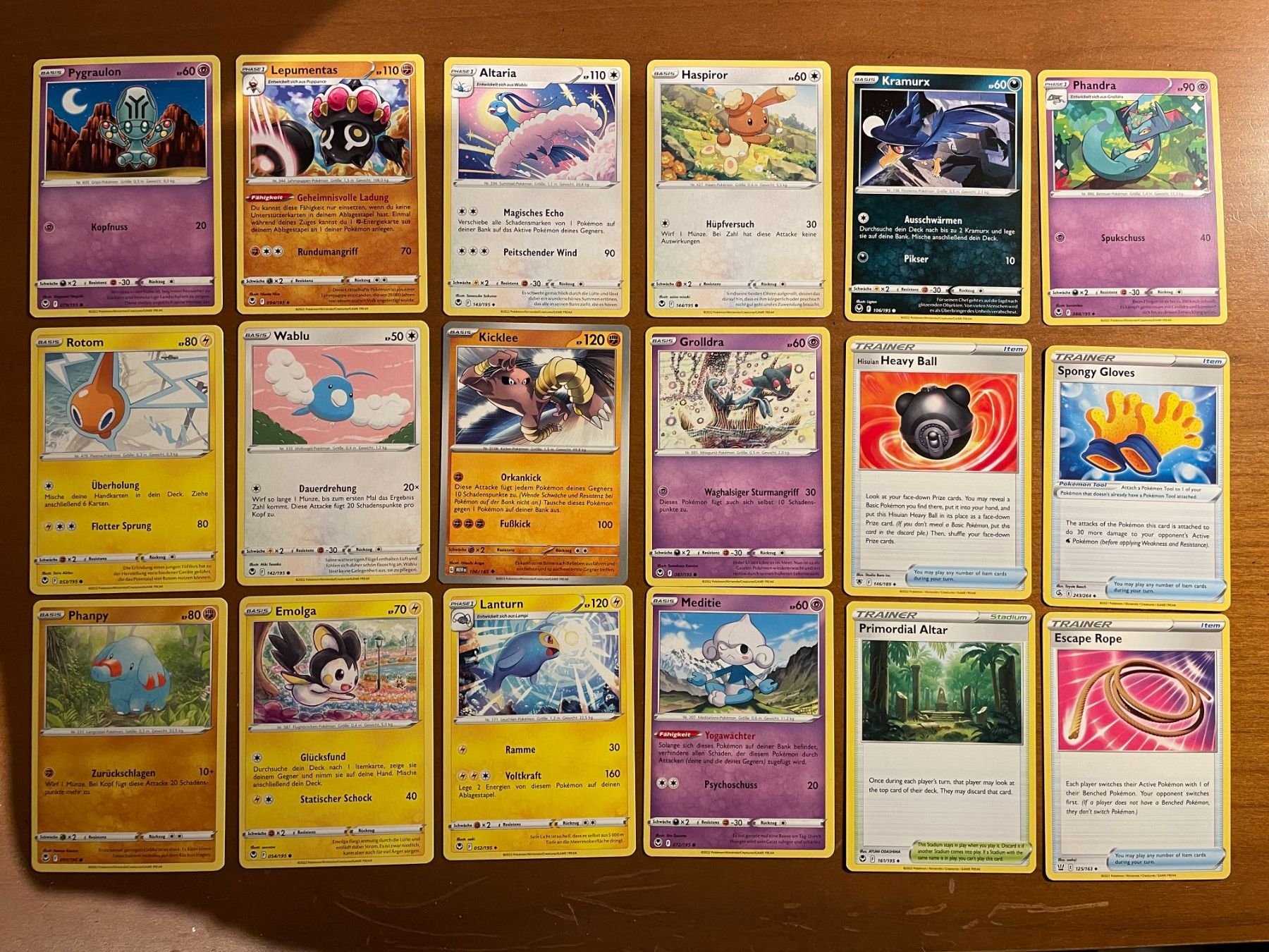 Pokémon Carte collezionabili: Pokemon Karten Set (Versand gratis) – Nuovo (secondo la descrizione) da Chur venduto da Angerson