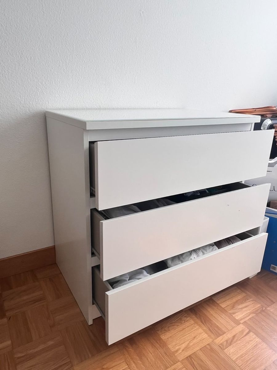 Ikea Tables de nuit: IKEA MALM Kommode 3 Schubladen Weiß – D'occasion à Luzern par zapatae 2