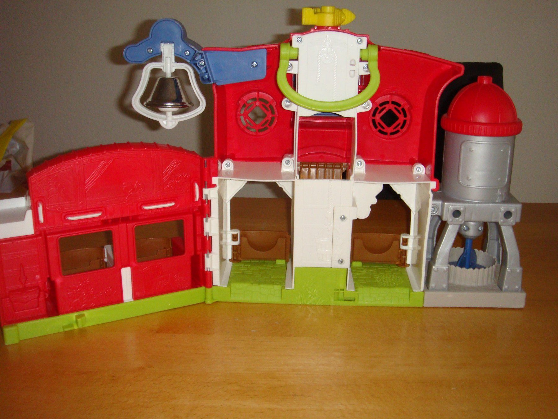 Fisher-Price Giocattoli: Fisher Price Bauernhof – Usato da Reinach BL venduto da Maryichbins 1