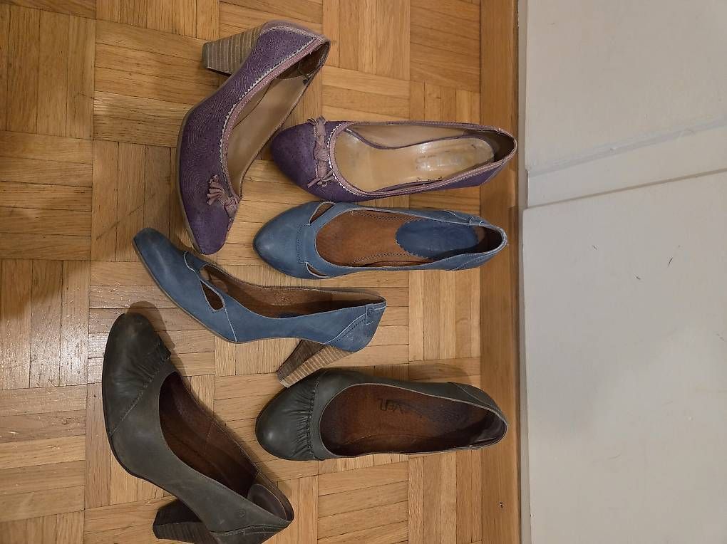 Scarpe da donna: 3 Paar Leder-Pumps Gr 41 – Usato da Zürich venduto da Le1 2