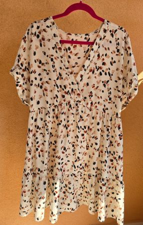 Kleid kurzarm V-Ausschnitt Leo-Muster beige/braun Grösse XL