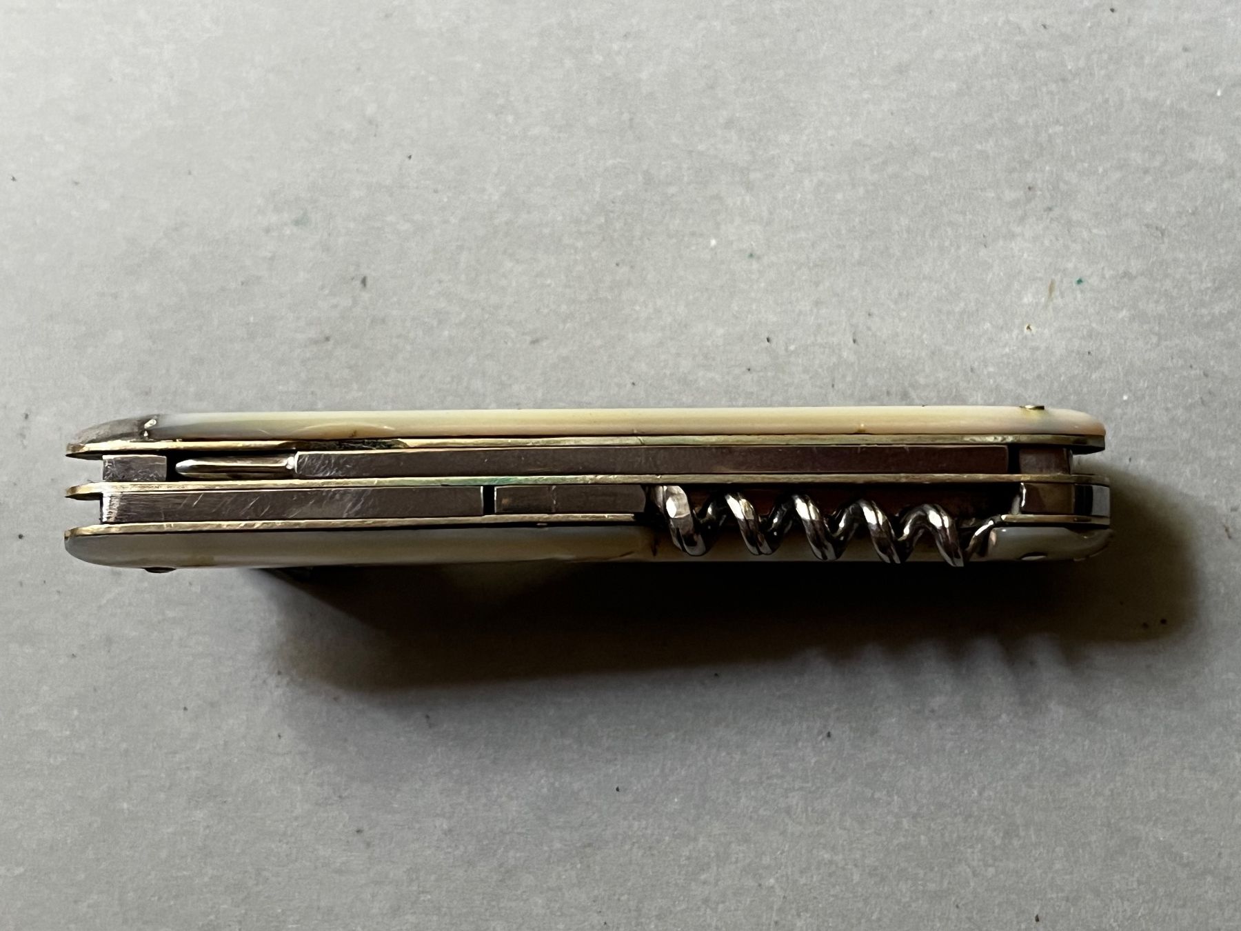 Coltelli tascabile: Sackmesser Bühler Langenthal 80 mm Perlmutt, mit Etui - RAR – Usato da Zürich venduto da FV.vintage 7