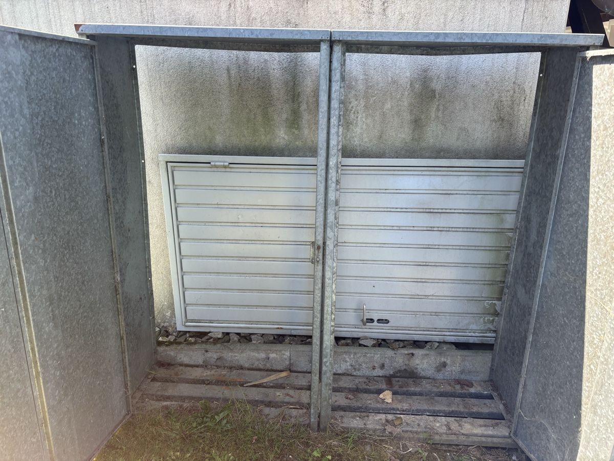 Armadi: Metallschrank – Usato da Pfaffnau venduto da sonnenbulme 2