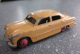 Dinky Toys Ford Sedan, Made in England, Meccano LTD