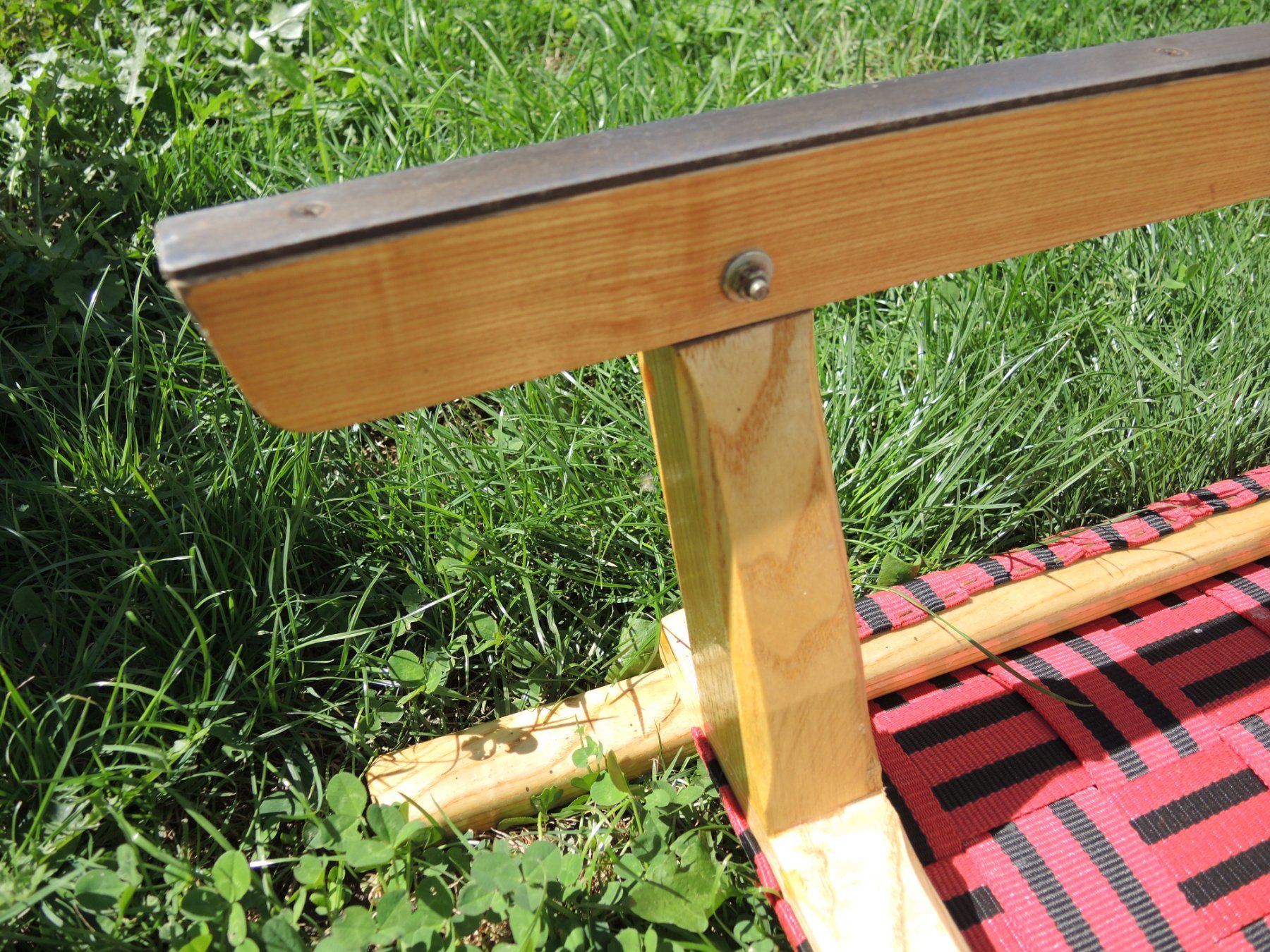 Luge: Holz Schlitten mit Sitzgeflecht rot/schwarz – D'occasion à St. Gallen par nonnobene 5