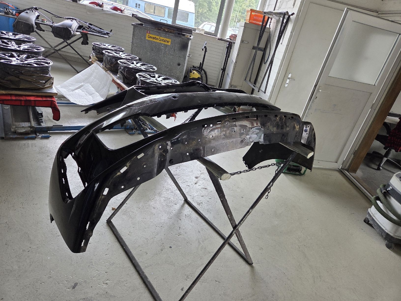 BMW Tutti pezzi di ricambio auto: Originale BMW F40 135i M stossfänger – Usato da Thierachern venduto da manuuh92 5