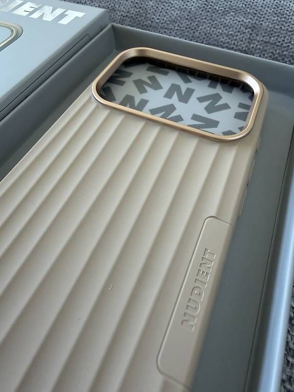 Cover & Protezioni schermo: iPhone 17 Pro Cover Nudient – Nuovo (secondo la descrizione) da Sursee venduto da quattro_ 1
