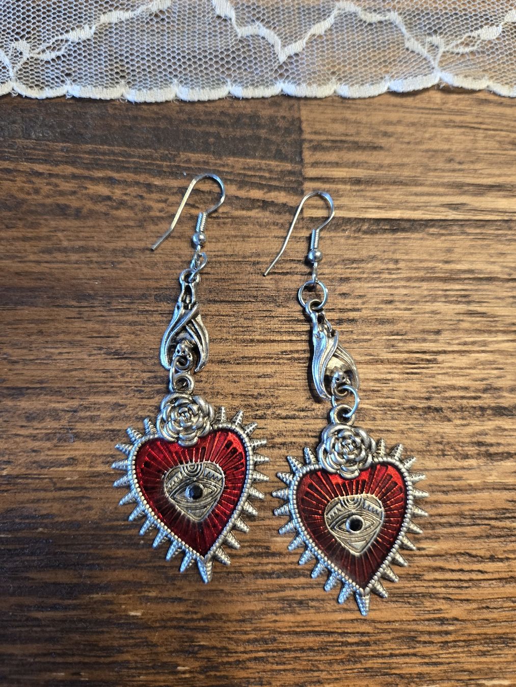 Boucles d'oreille: Coole aufwendige Herz-Ohrringe  – Neuf (Voir description) à Dübendorf par Timulka