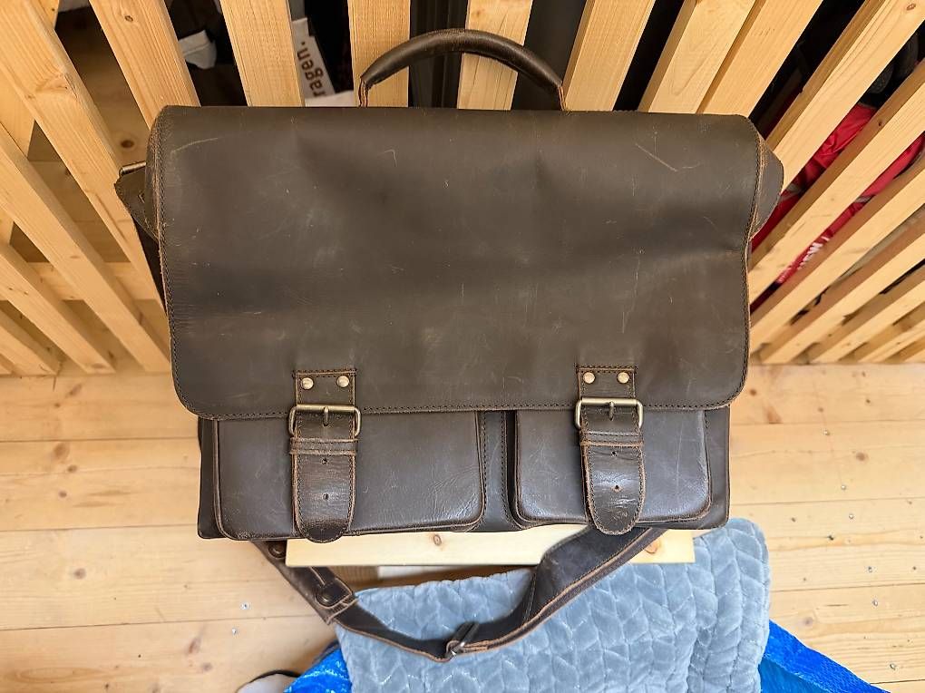 Aunts & Uncles Valigie & Borse: Ledertasche – Usato da Teufen AR venduto da daniela.si 1