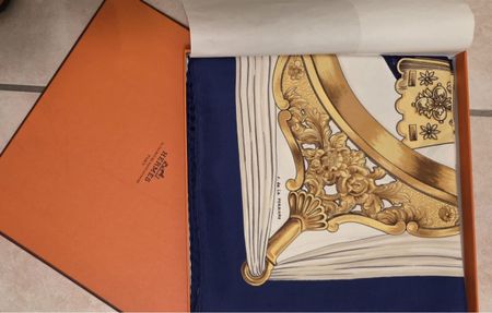 Carré Hermès en soie "Etriers" - Neuf