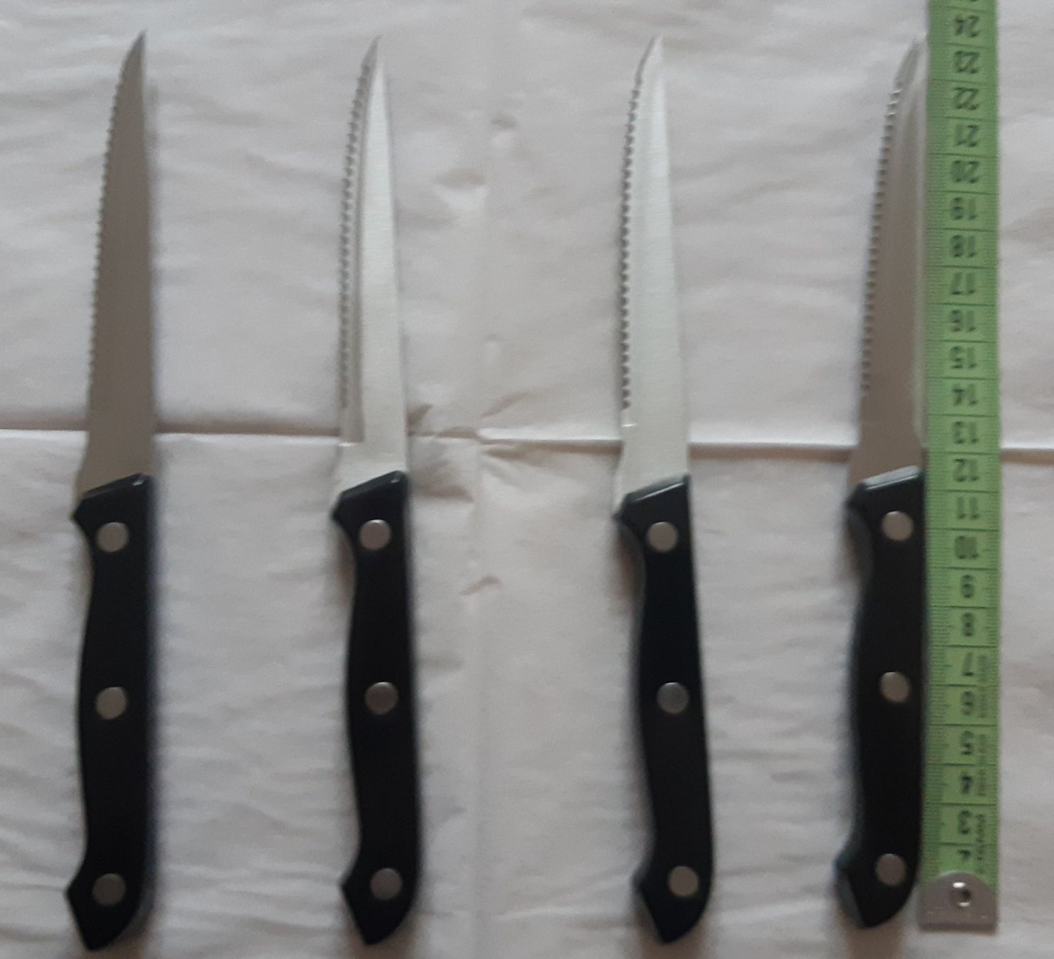 Küchenmesser: Steakmesser Küchenmesser mit Wellenschliff, 4 Stück – Neu und originalverpackt aus Trubschachen von MarianneJ01
