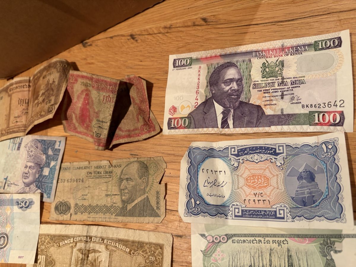 Billets de banque: Billet de banque divers pays – D'occasion à Echallens par JAR69 4