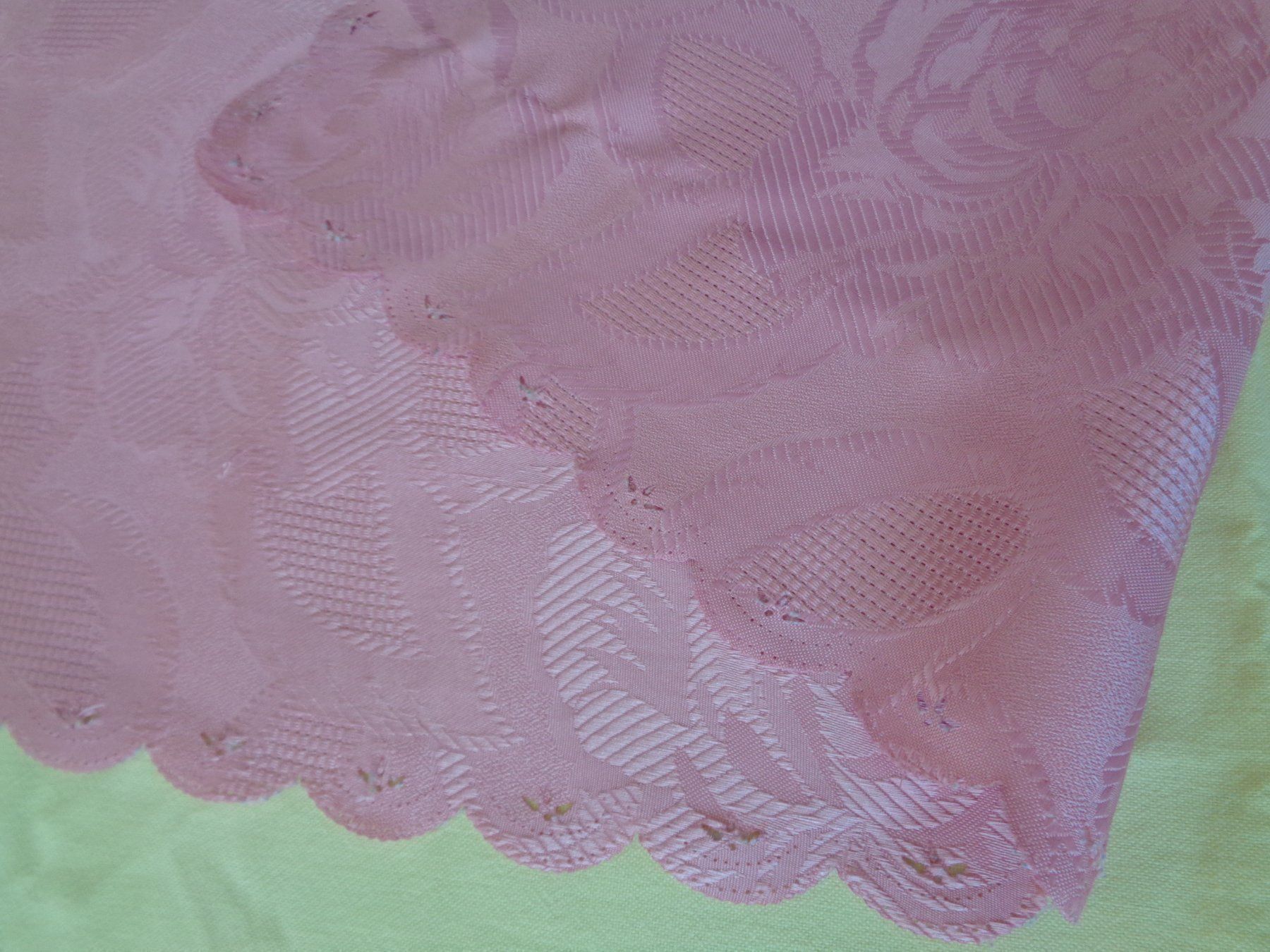 Coperte: Tischdecke Farbe rosa 128 cm. x 156 cm. – Nuovo (secondo la descrizione) da Chur venduto da omonia 3