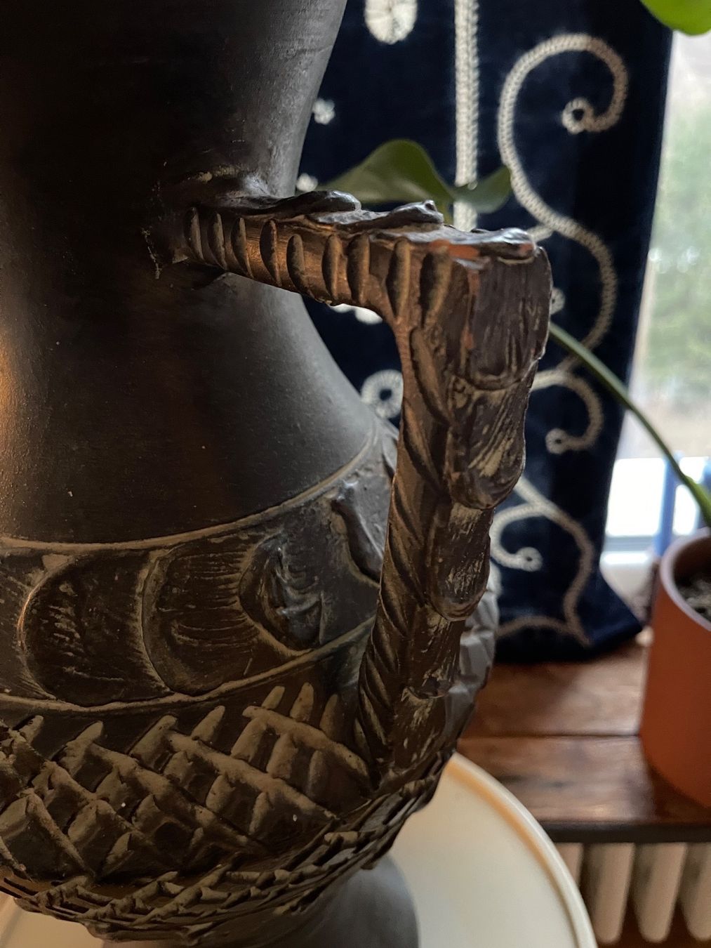 Vasen & Gefässe: Grosse Vase Deko Objekt braun schwarz massives Material – Gebraucht aus Nussbaumen AG von normajeanbaker 1