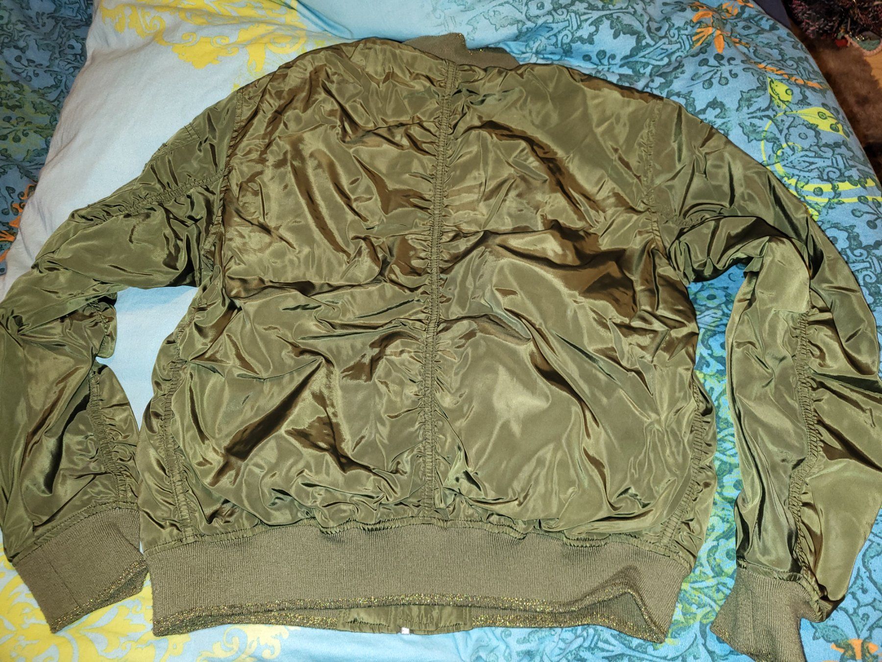 Guess Jacken: Guess Jacke Gr. M – Gebraucht aus Basel von Nerea07 1