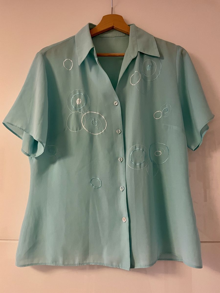 Camicette: Sommerliche Bluse in Mintgrün mit einzigartigem Design Gr.42 – Usato da Sursee venduto da Steffi_2020 1