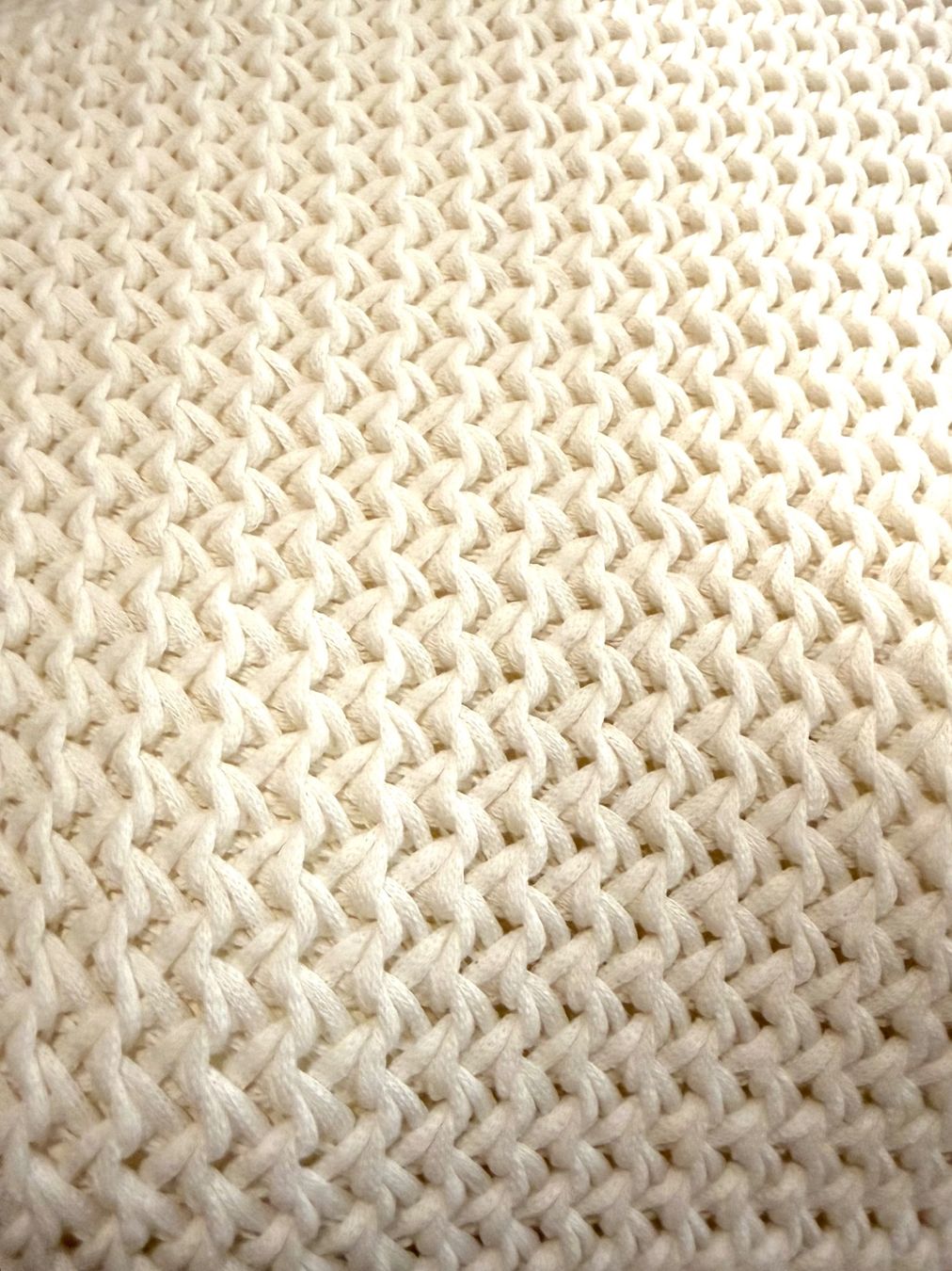Maglioni & Felpe: Très original pull blanc asymétrique dame 40 – Nuovo (secondo la descrizione) da Genève venduto da flocon06 4
