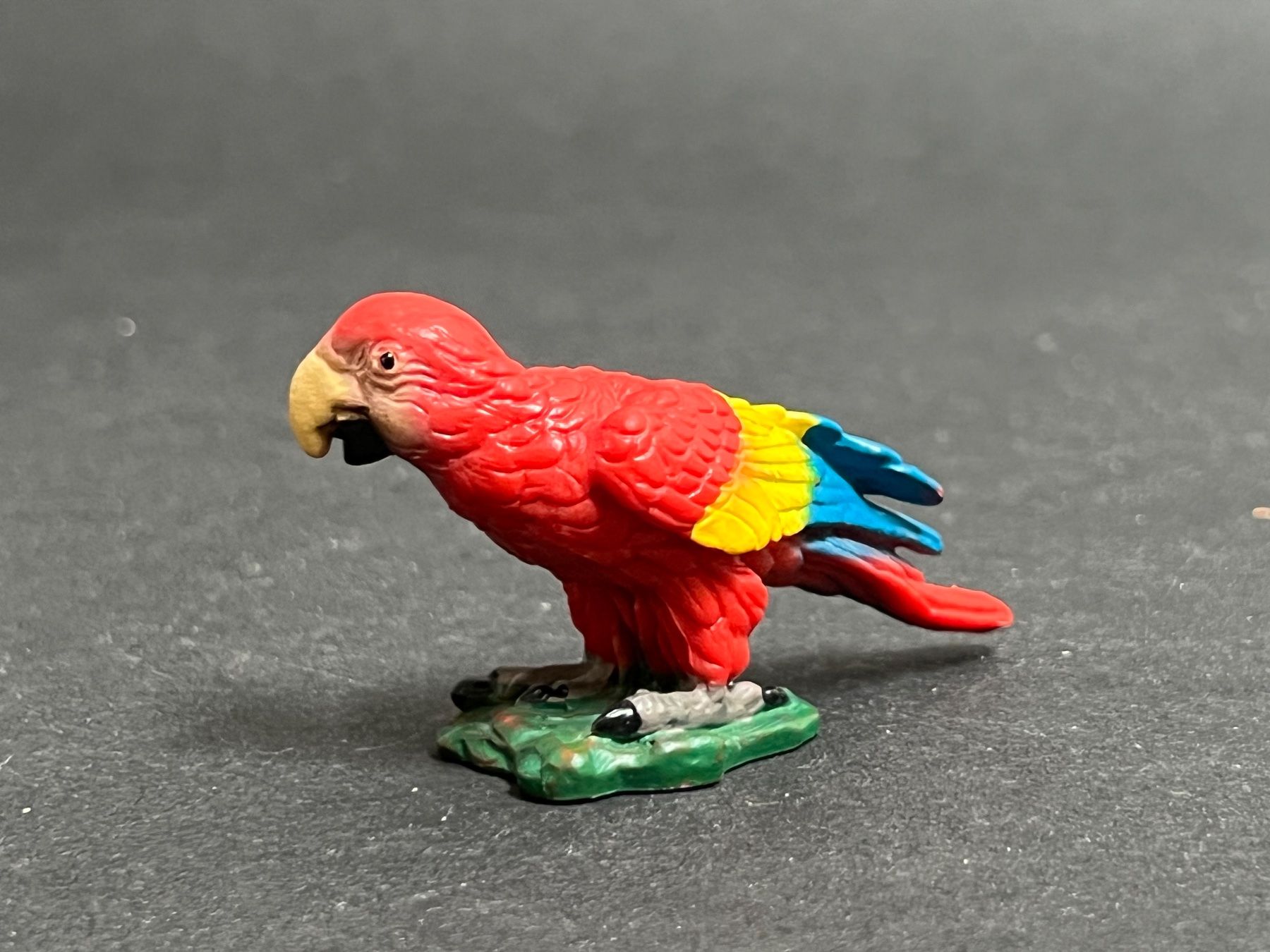 Schleich Statuette: Schleich 14329 Papagei, rot – Usato da Ennetbaden venduto da mapa05 1