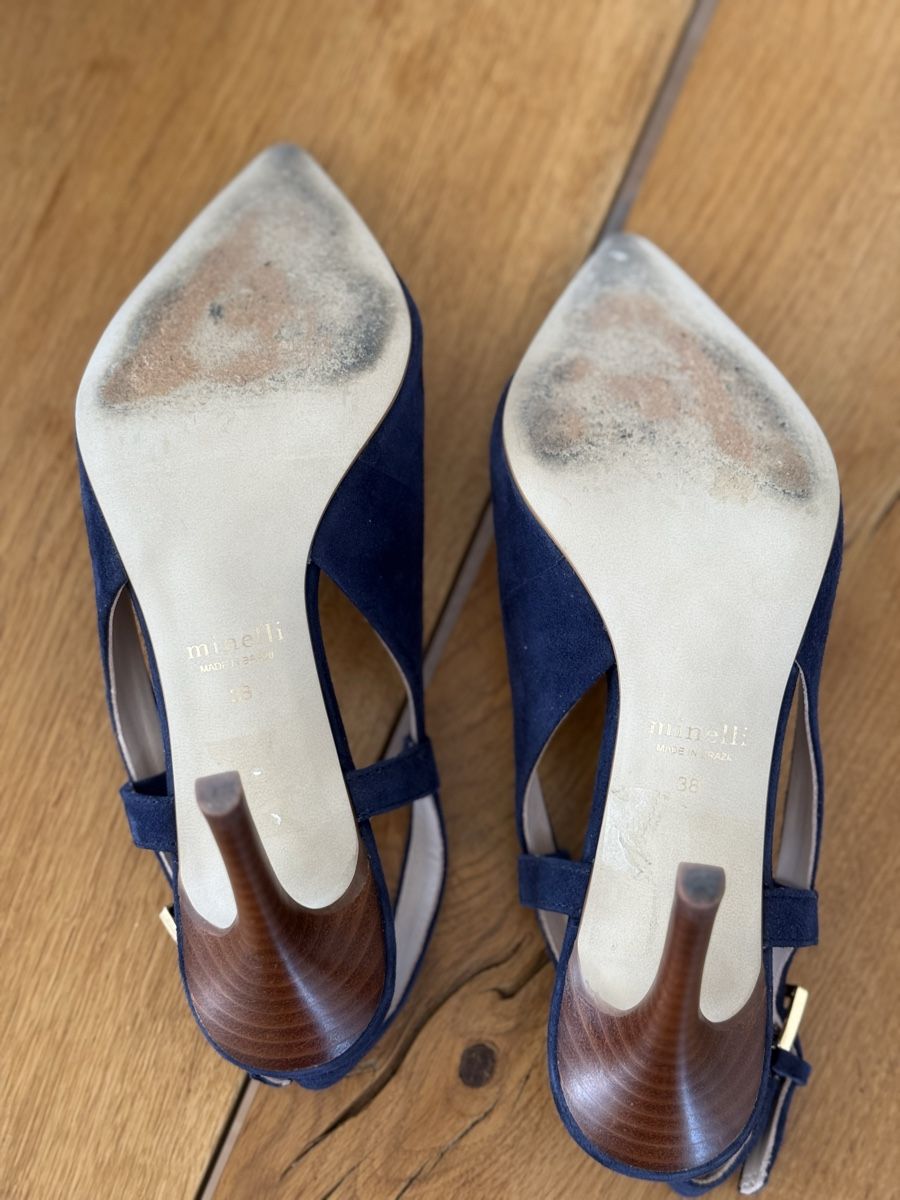 Scarpe da donna: Minelli Wildleder Pumps dunkelblau Grösse 38 – Usato da Oberwil-Lieli venduto da Claudine_1988 3