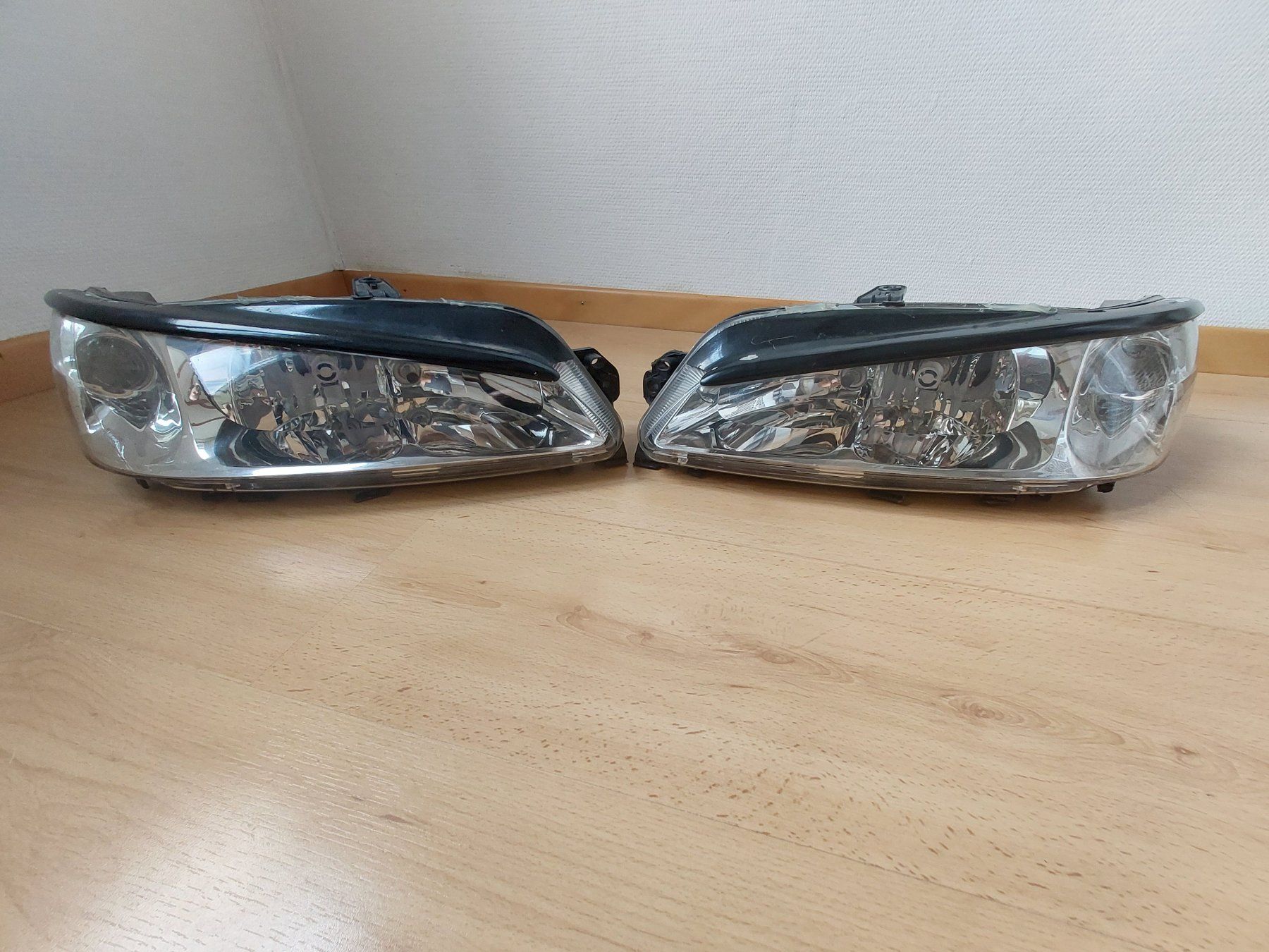 Peugeot Fari: Klarglasscheinwerfer Peugeot 306 – Usato da Thun venduto da Colibrie-Dorado