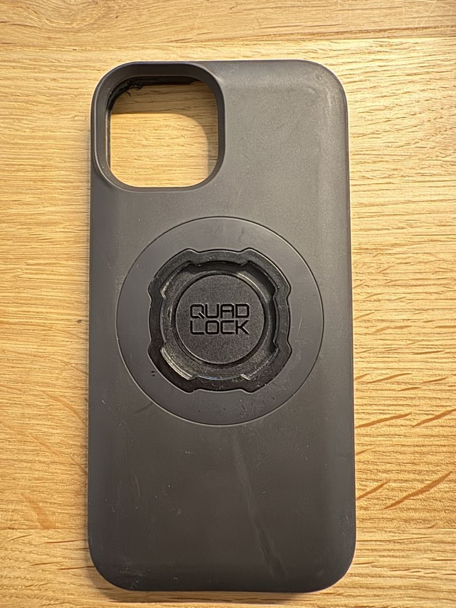 Quad Lock Covers & Schutzfolien: Quad Lock iPhone 15 MagSafe – Gebraucht aus Hinwil von YoloSwaggot