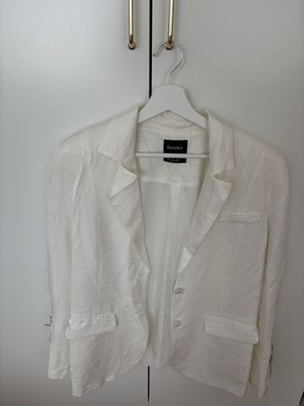 Blazer Bershka weiss mit Glitzerdetails Grösse S